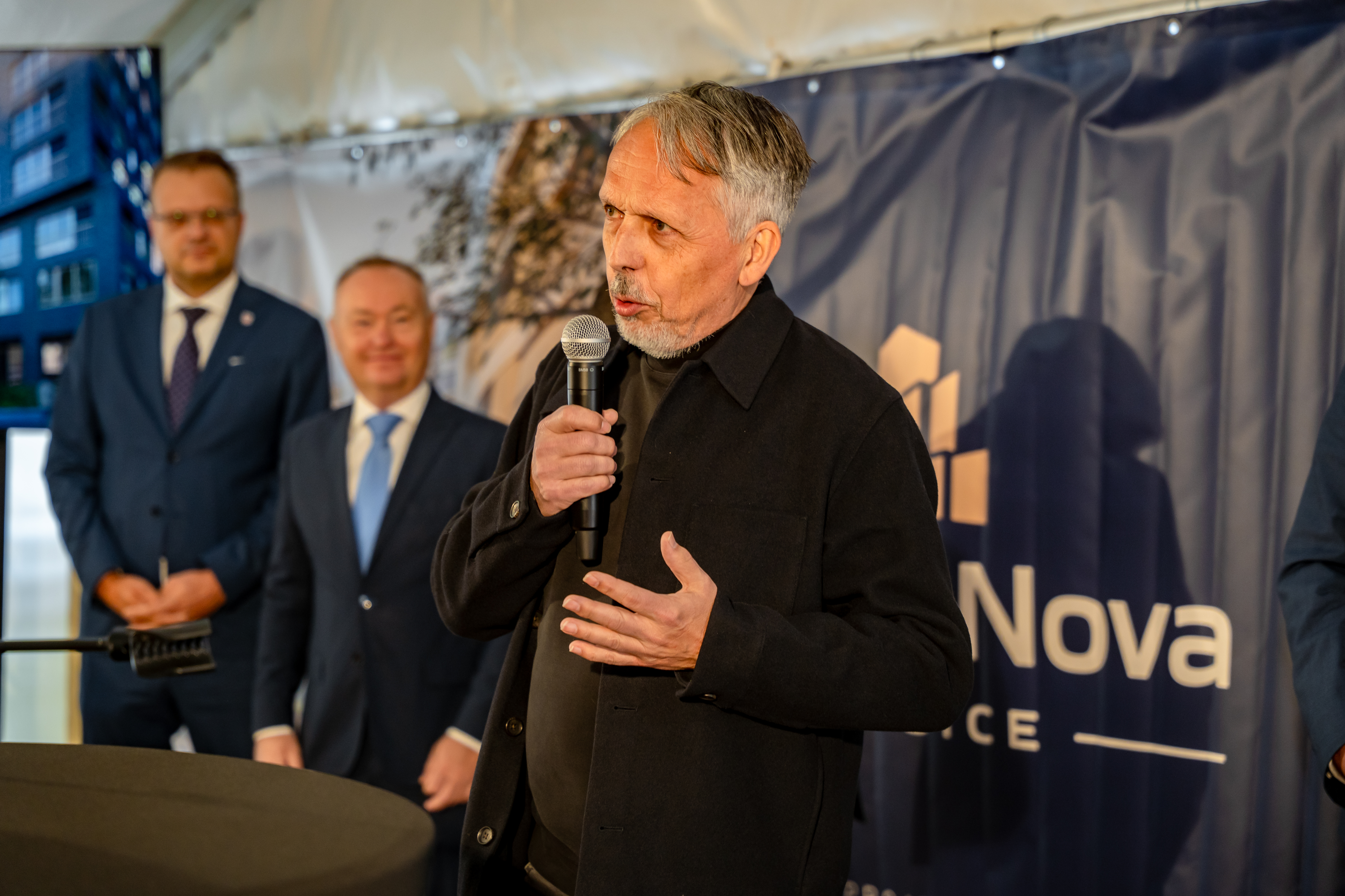 Slavnostne poklepanie zakladneho kamena projektu WatsoNova-29